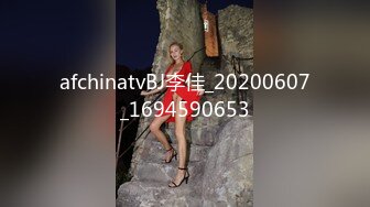 骚母狗老婆在单男身上扭动着，你能撑住几秒？