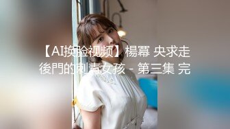 偷偷溜进女厕所，本想创造条件拍脸，无奈拍不到，只好从底下伸进去冒死拍，被女的胸：干嘛你是哪个？