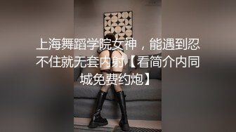  长得很哇塞的女神跟大哥在家激情啪啪，乖巧听话又很骚，温柔的舔弄大鸡