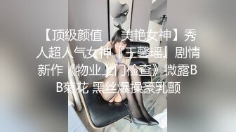 白皙美乳新人嫩妹两男一女3P大战，开档黑丝高跟鞋深喉口交，上位骑坐边操边口多种姿势换着操，铺上吸水垫喷水在上面