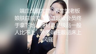 三个东南亚丰满小妞，把最漂亮的放中间，其他两个打辅助