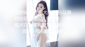 十二月新流出商场女厕全景后拍（露脸）美女来月事流量大脱了裤子整理卫生巾