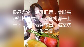 美乳漂亮OO後小姐姐居家果聊兼職,自己全果,老媽就在背後,還挺支持自己的事業