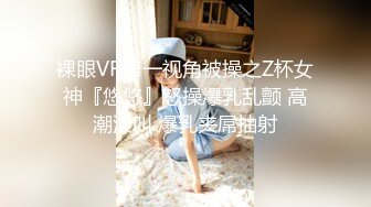   满背纹身萌萌哒双马尾美妞，无聊和炮友来一炮，特写深喉吸吮很卖力，主动上位骑乘，扶着屁股一顿猛操