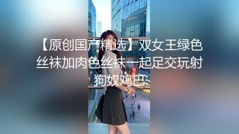 漂亮少妇自己抠完逼被无套输出 这速度 这白浆 把鸡吧弄成奶油冰棍了 最后内射