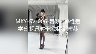 极品嫩妹小姐姐，舔弄对着脸特写口交，脱掉内裤上位骑乘，扛起双腿抽插猛操