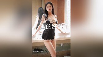 商场女厕全景偷拍多位美女少妇各种极品美鲍鱼差点被两位眼神犀利的美女发现 (3)