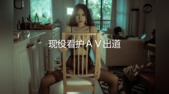 纯欲系清纯美少女，露奶护士情趣装，扭腰摆臀诱惑，棒子猛捅骚逼，淫水白浆直流，无毛骚逼骑乘位